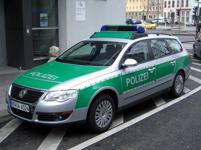 http://www.forumpassat.fr/uploads/1077_vw_passat_variant_b6_type_3c_since_2005_polizei_nrw_germany_frontleft_2008-03-27_a.jpg