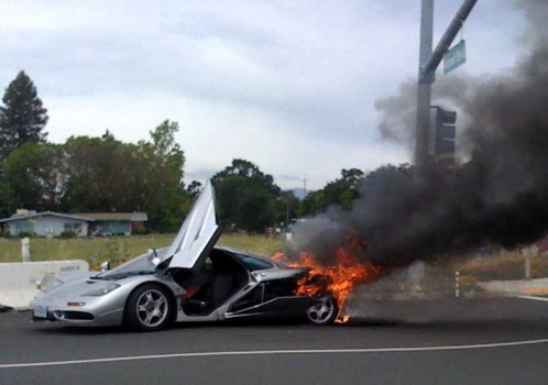 http://www.forumpassat.fr/uploads/11_504x-burnt-mclaren.jpg