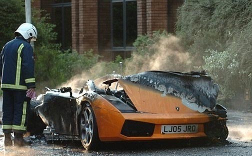 http://www.forumpassat.fr/uploads/11_504x-lambo-london-flames.jpg