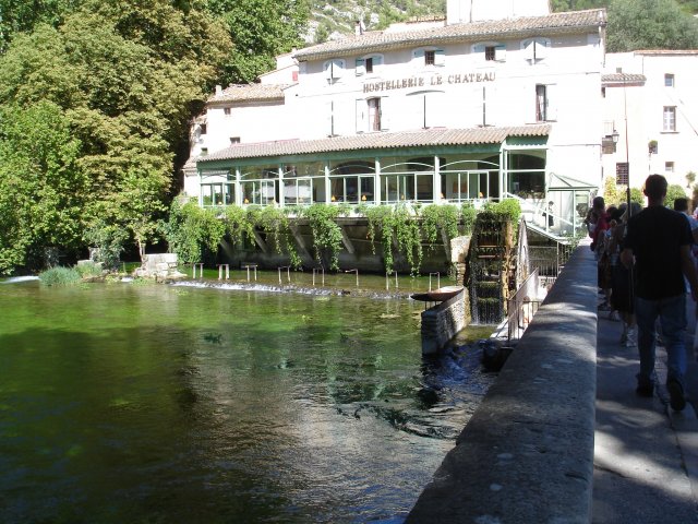 http://www.forumpassat.fr/uploads/1399_fontaine_de_vaucluse_016.jpg