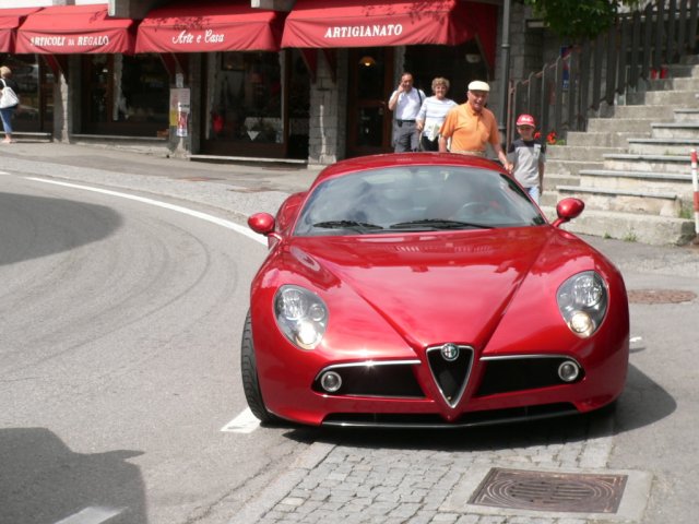 http://www.forumpassat.fr/uploads/20_alfa_romeo_8c_competizione_2.jpg