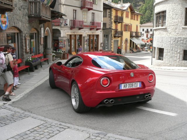 http://www.forumpassat.fr/uploads/20_alfa_romeo_8c_competizione_3.jpg