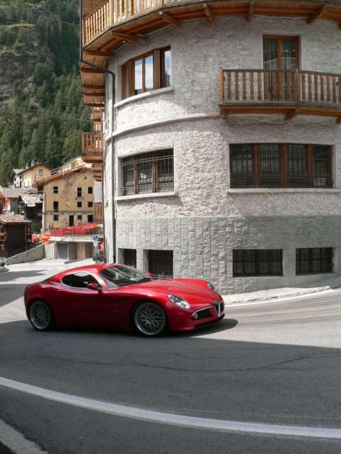 http://www.forumpassat.fr/uploads/20_alfa_romeo_8c_competizione_7.jpg