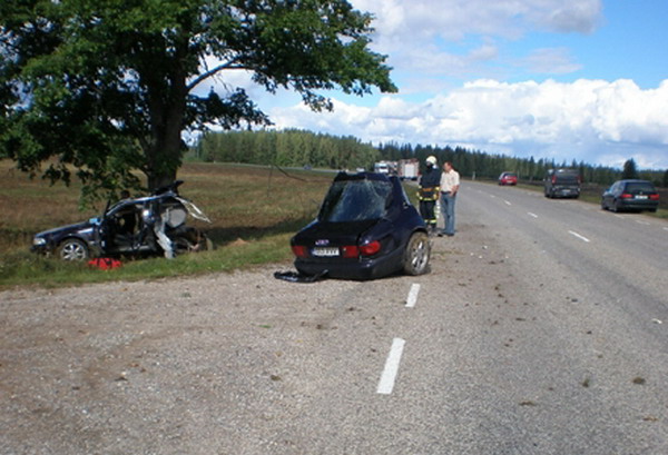http://www.forumpassat.fr/uploads/20_audia8crash3.jpg