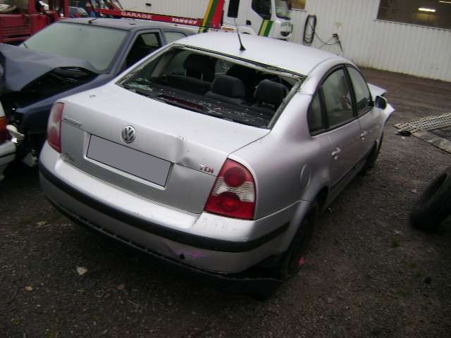 http://www.forumpassat.fr/uploads/20_b5_grise_crash_avd_04.jpg