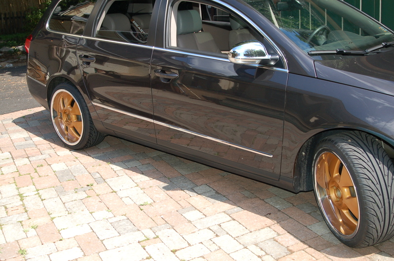 http://www.forumpassat.fr/uploads/20_b6_sw_gold_rims_01.jpg