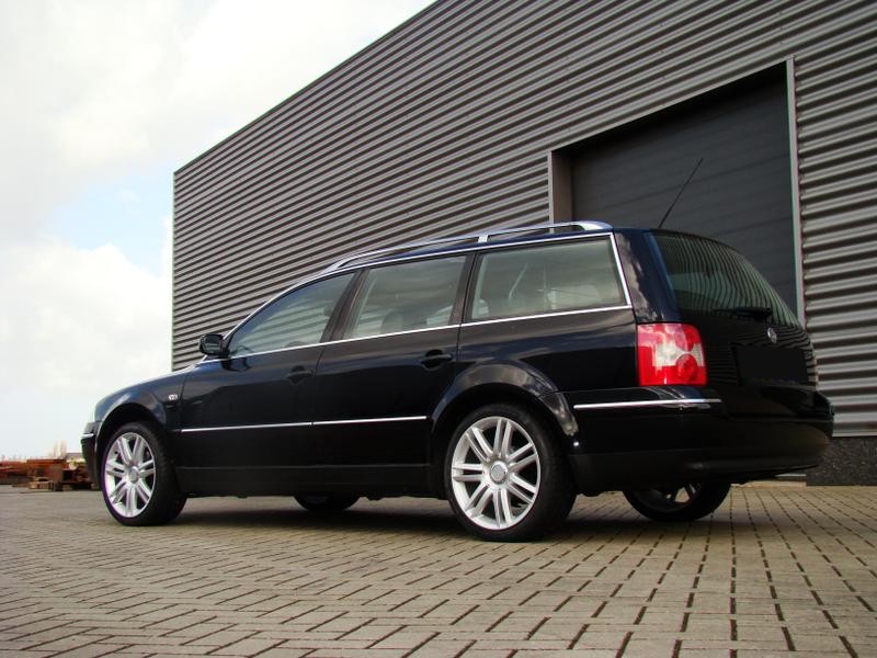 http://www.forumpassat.fr/uploads/20_blackaudirims_01.jpg