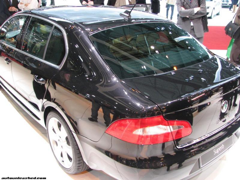 http://www.forumpassat.fr/uploads/20_new_skoda_superb_geneva09.jpg