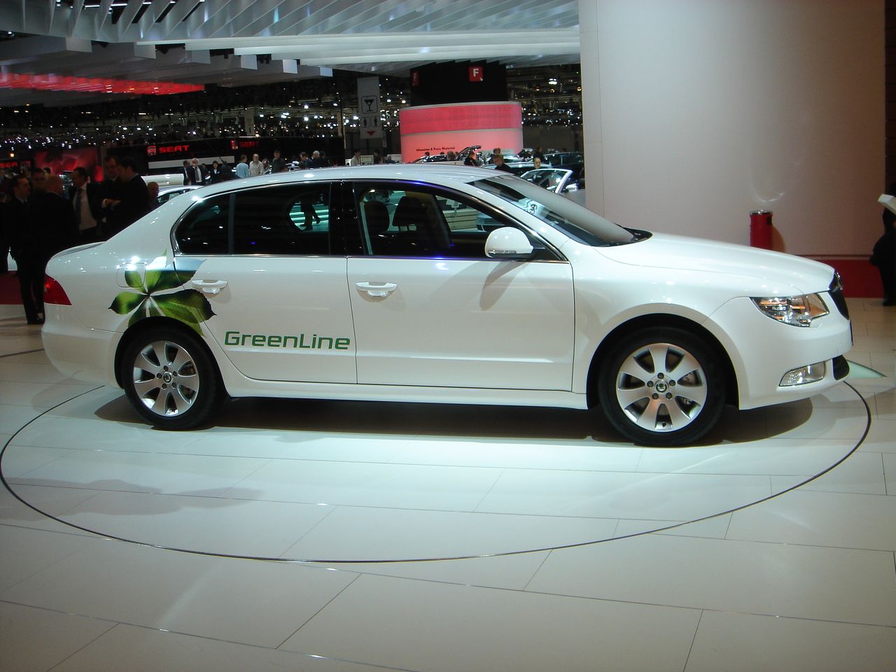 http://www.forumpassat.fr/uploads/20_skoda_superb_-_salon_de_gen_ve_2008__8_.jpg