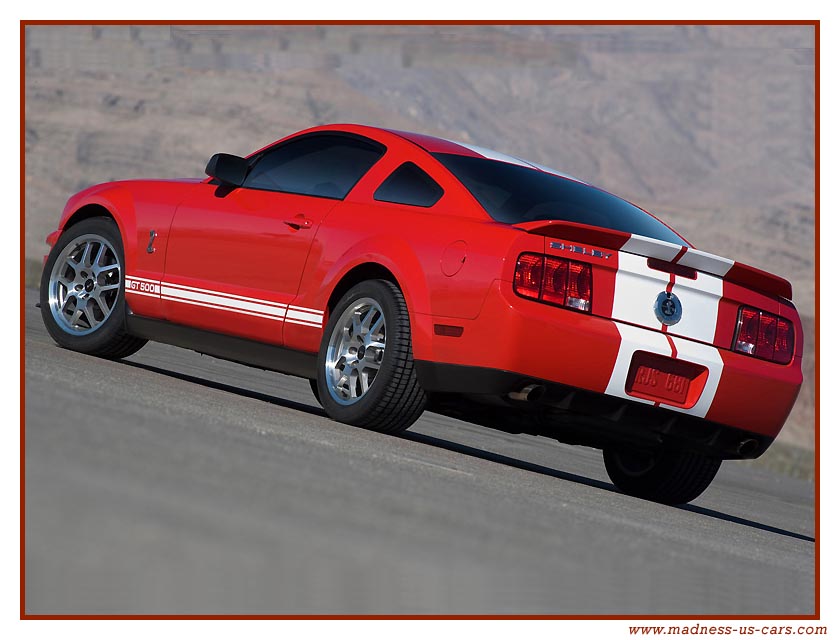 http://www.forumpassat.fr/uploads/711_mustang-shelby-gt-500-2.jpg