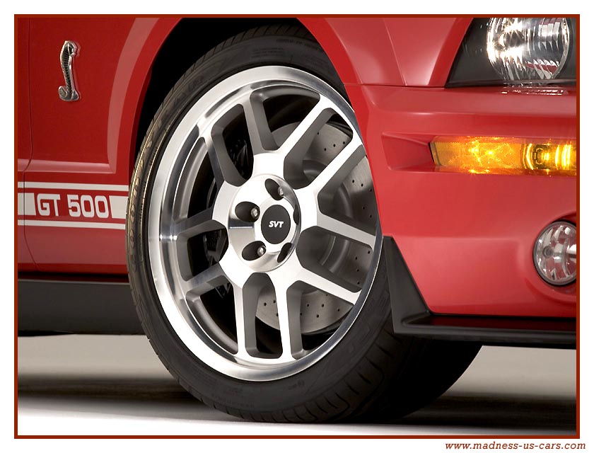 http://www.forumpassat.fr/uploads/711_mustang-shelby-gt-500-8.jpg